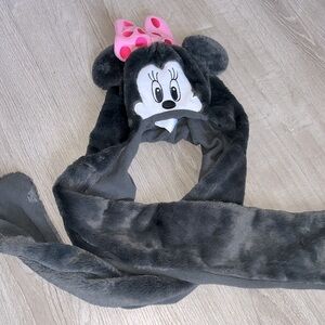 Minnie Mouse  Disney beanie and scarf